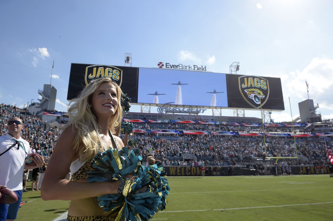 Las bellezas del emparrillado se lucieron en la Semana 2. Checa las mejores tomas de estas lindas y sexys porristas de la NFL.