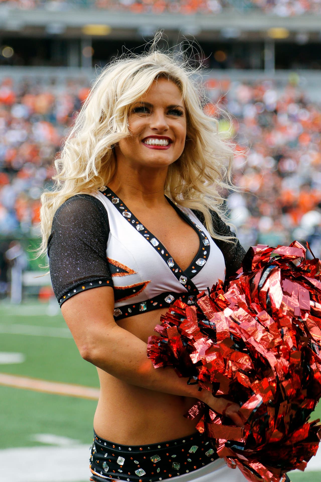 Las bellezas del emparrillado se lucieron en la Semana 2. Checa las mejores tomas de estas lindas y sexys porristas de la NFL.