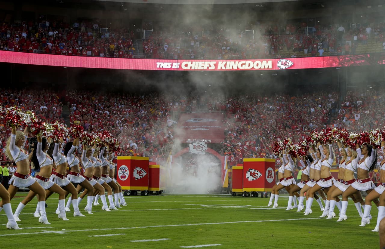 Las bellezas del emparrillado se lucieron en la Semana 2. Checa las mejores tomas de estas lindas y sexys porristas de la NFL.