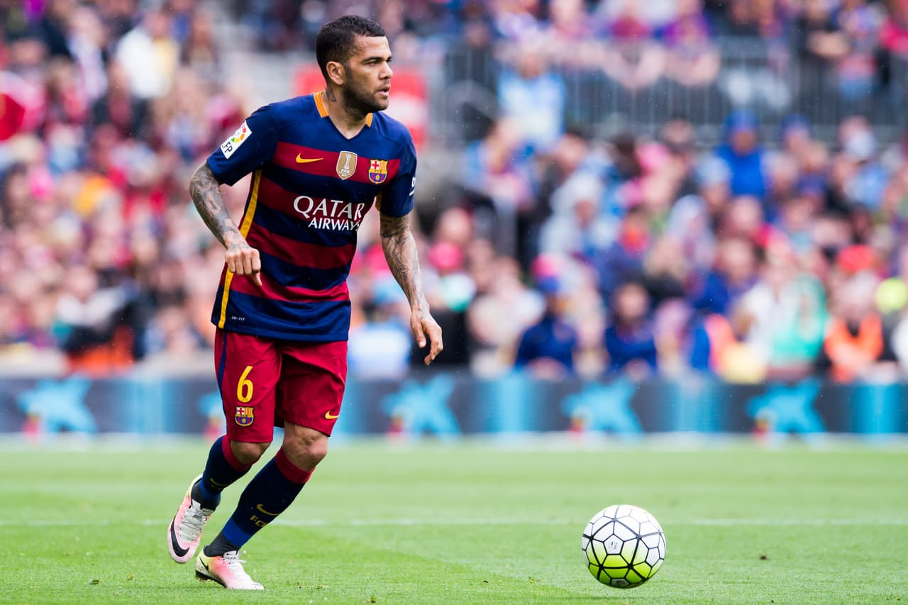 El caso más reciente es el de Dani Alves, quien lo ganó todo con el Barcelona, equipo al que llegó desde el Sevilla en el año 2008.