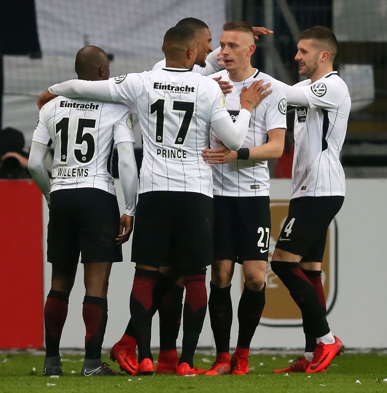 En la segunda mitad, la ventaja aumentó para el equipo de Salcedo y Fabián, con un autogol de Hack en el minuto 53.