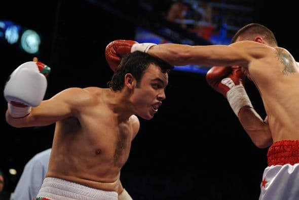 Aunque venía con buenas credenciales, Rowland no fue un boxeador convincente.