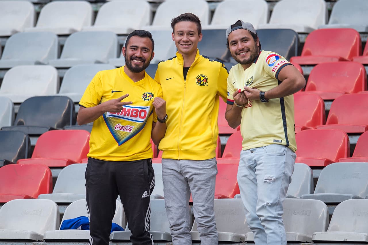 Lo cierto, sin duda, es que los amigos encontraron un motivo para vestirse del color que aman para vivir la fiesta que los apasiona.