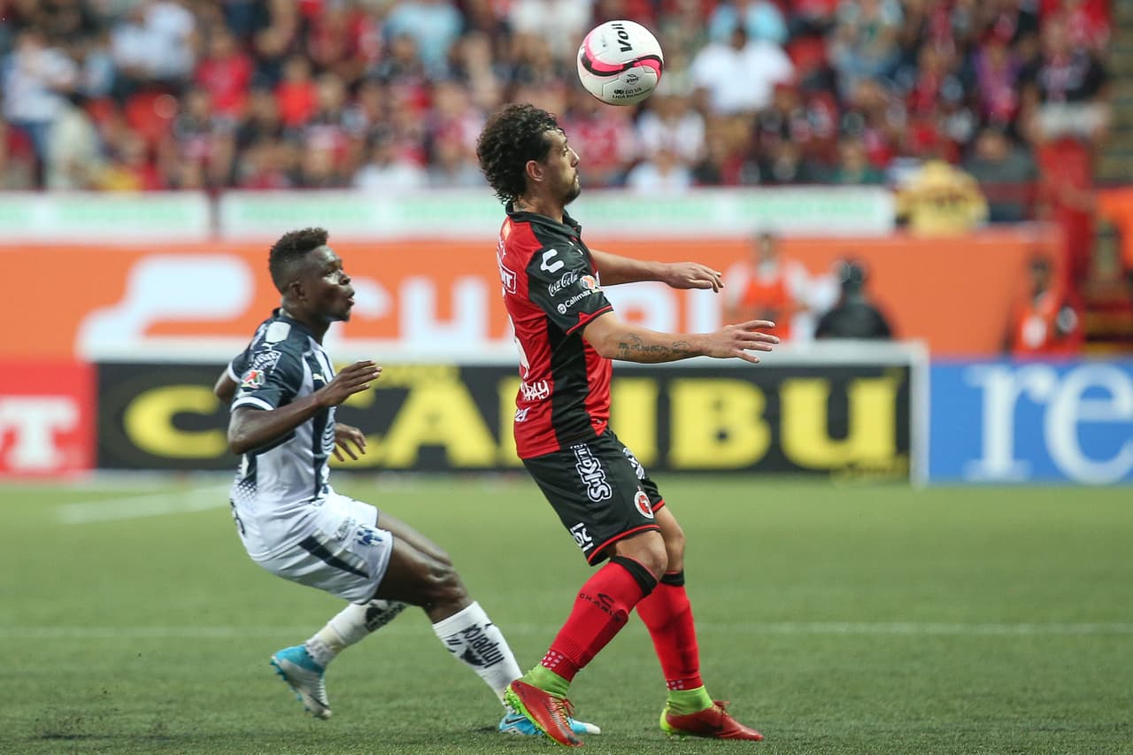 Sus excompañeros buscaron estrategias para detenerlo, pero apenas fueron soluciones momentáneas.