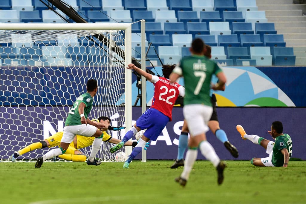 Ben Brereton anota el único tanto del partido y le da la victoria a 1-0 a Chile sobre Bolivia en la jornada dos de la Copa América 2021.