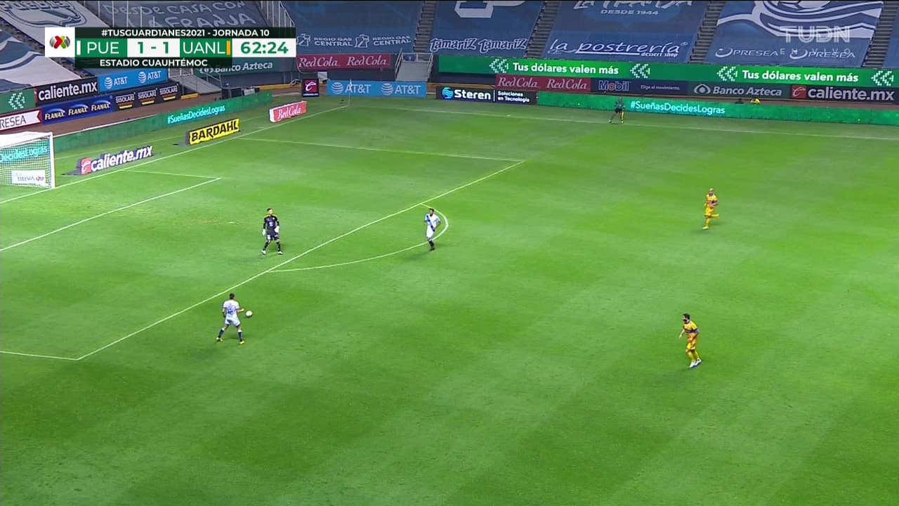 ¡TIRO ATAJADO! disparo por Christian Tabó.