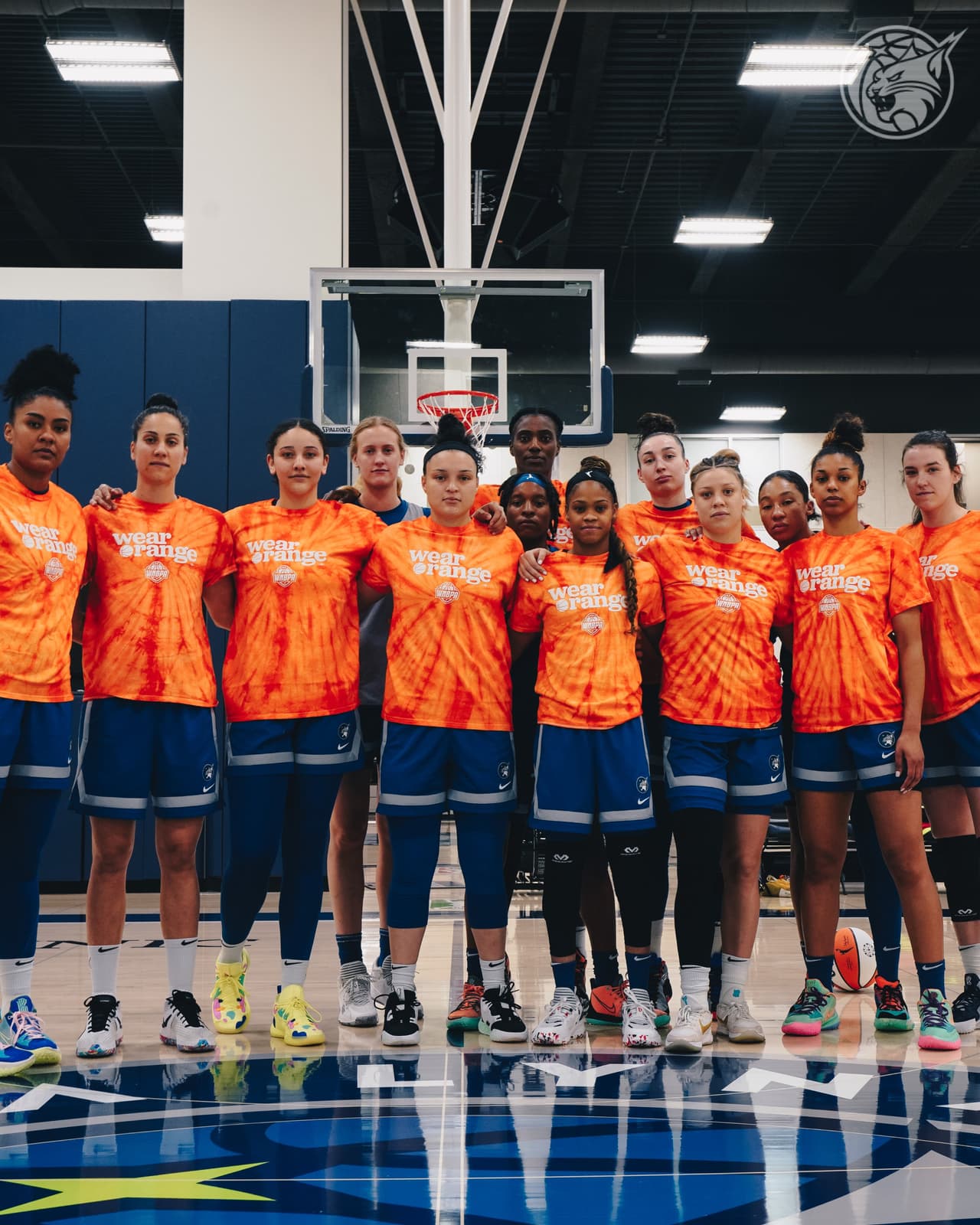 Equipos de las diferentes ligas deportivas en los Estados Unidos acudieron al llamado 'Wear Orange' para crear consciencia sobre la violencia generada por las armas en el mundo.