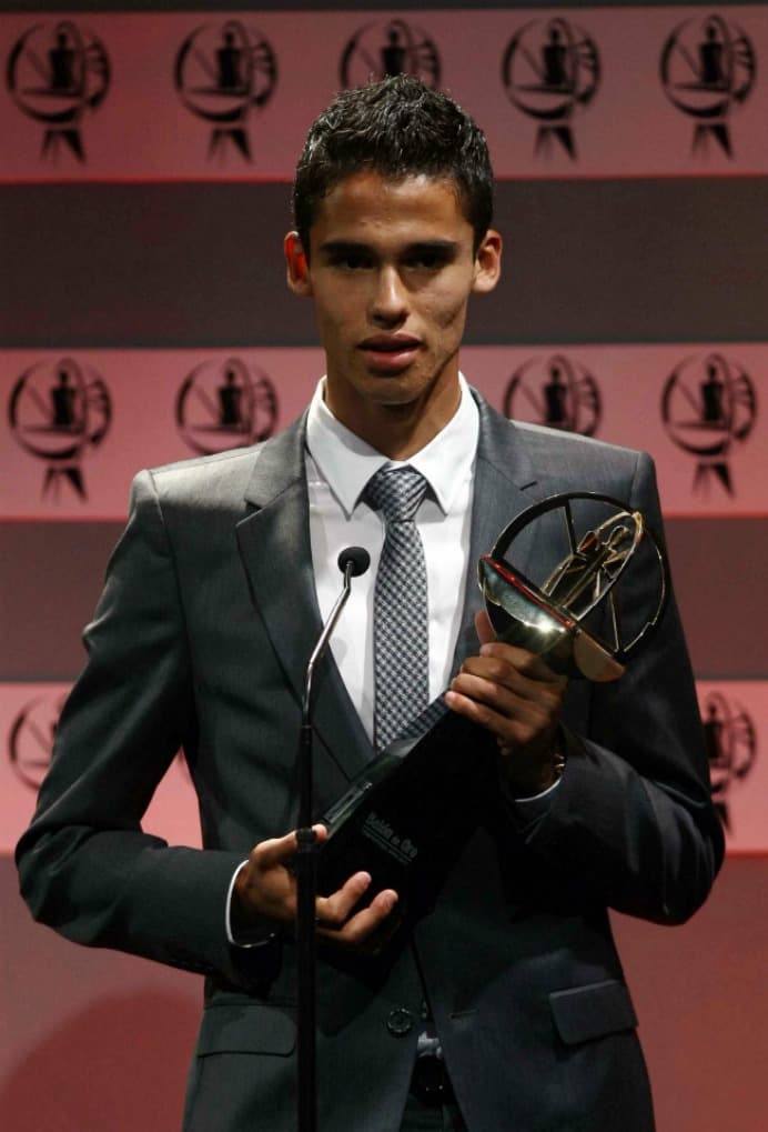 El defensa Diego Reyes fue el que ganó el Novato del Año en el Clausura 2011, cuando jugaba para el América.