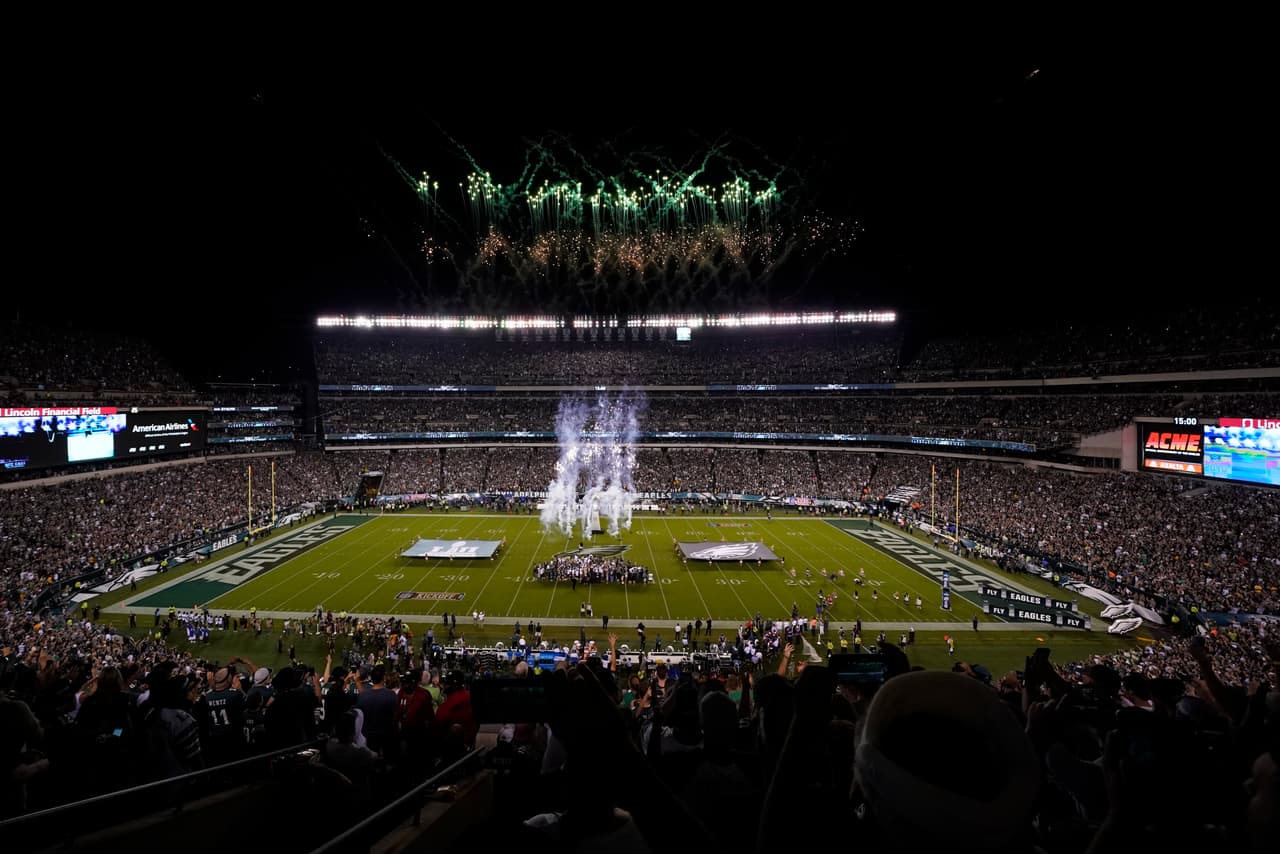 Cuando se entonó el himno nacional de Estados Unidos y la pirotecnia iluminó el cielo de Filadelfia, entonces ya se sabía que el momento tan esperado estaba a instantes de ocurrir...