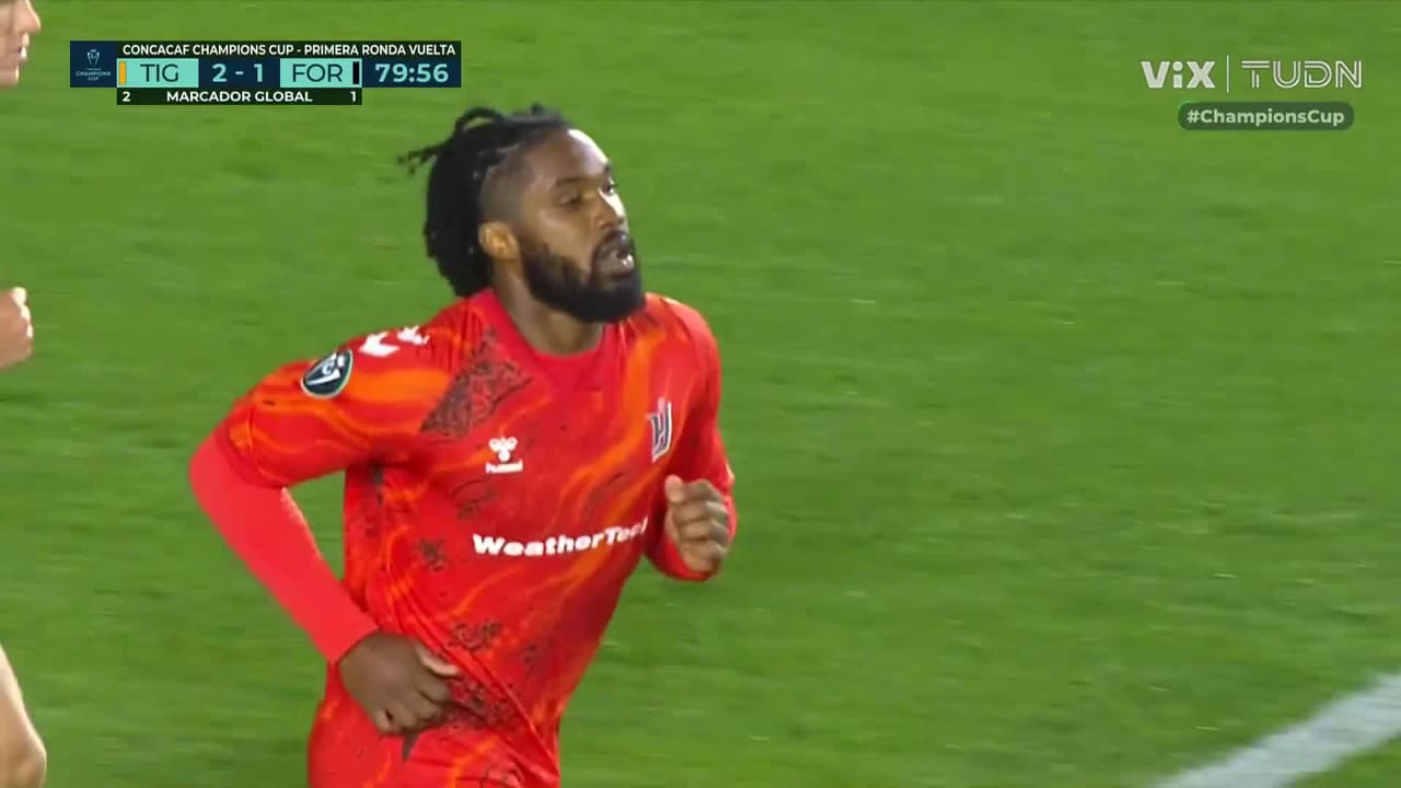 ¡Llegó el descuento! Right marca de penal y el partido se pone intenso