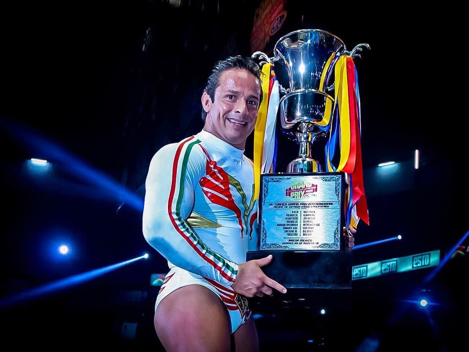 Volador Jr. 'madruga' a Negro Casas y conquista el Grand Prix