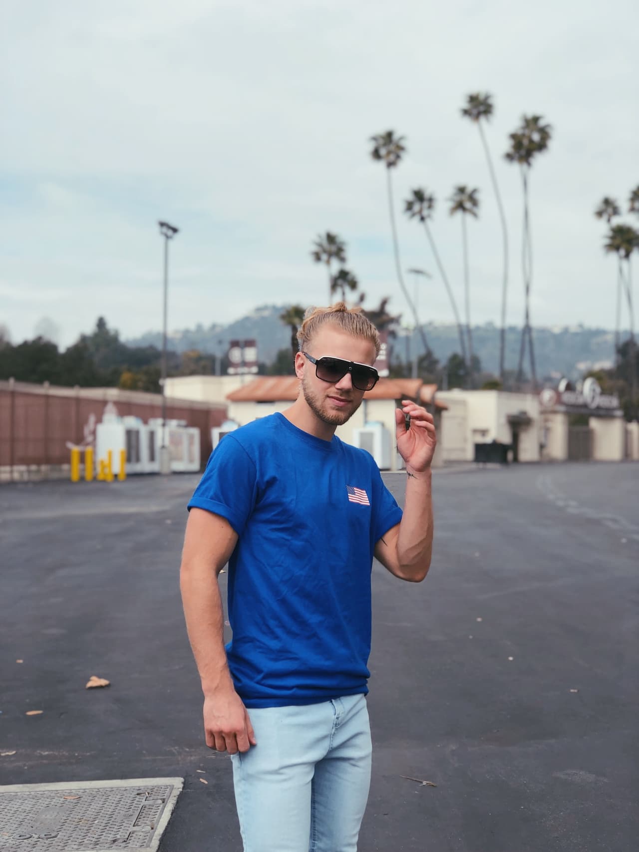 Los participantes en la Carrera de la Copa Oro se alistan para el estreno este lunes a las 11 PM por Univision.