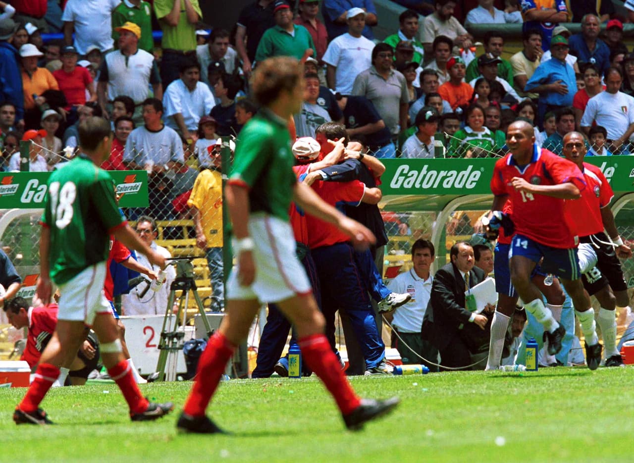 Costa Rica es el primer equipo en dar un 'Aztecazo' en partido oficial, en este caso, fue en 2001