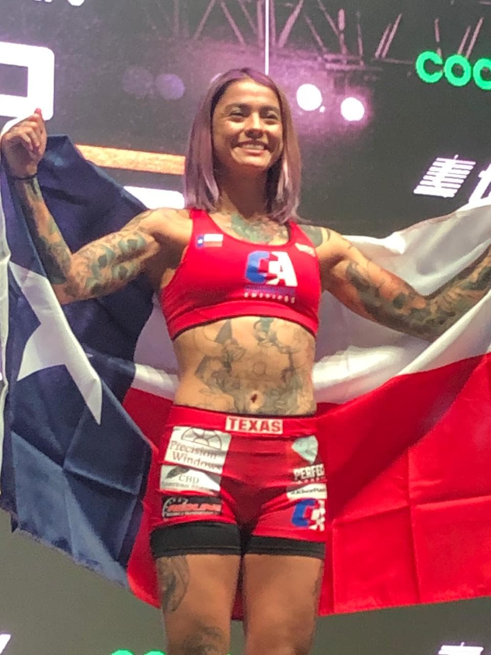 La ceremonia con la 'romana' legitimó el programa de peleadores que se enfrenta este sábado en la noche.