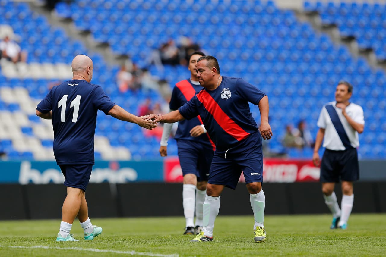 Los Amigos de Pablo jugaron con Federico Valerio, Gerardo Coria, Félix Cruz, Rodolfo Sánchez, Fernando Coria, Alex Aguinaga, Guillermo Cosío, Porfirio Jiménez, Rodrigo Ruíz, Ángel Sosa y Germán Tello.