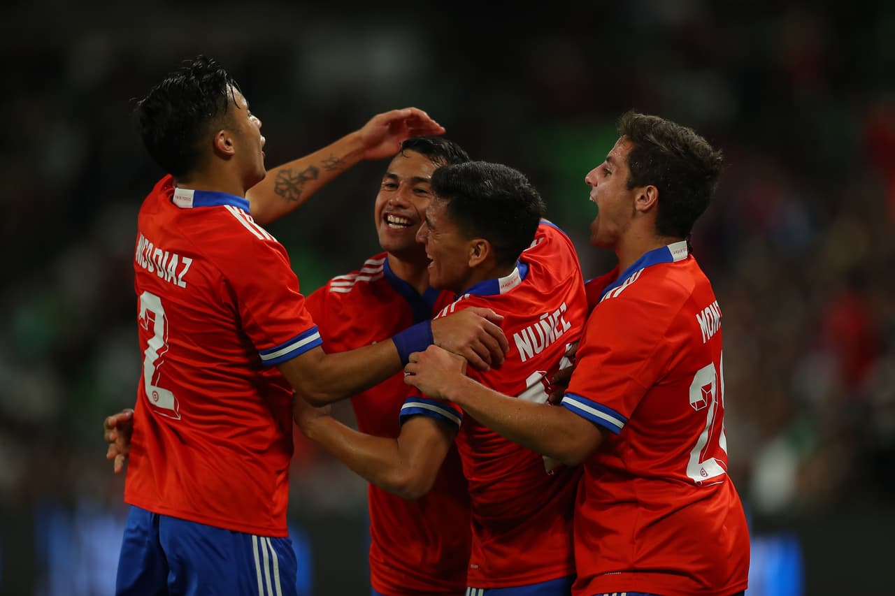 México no logra aguantar la ventaja 2-1 y terminan conformándose con un empate 2-2 frente a Chile en su último duelo del 2021.