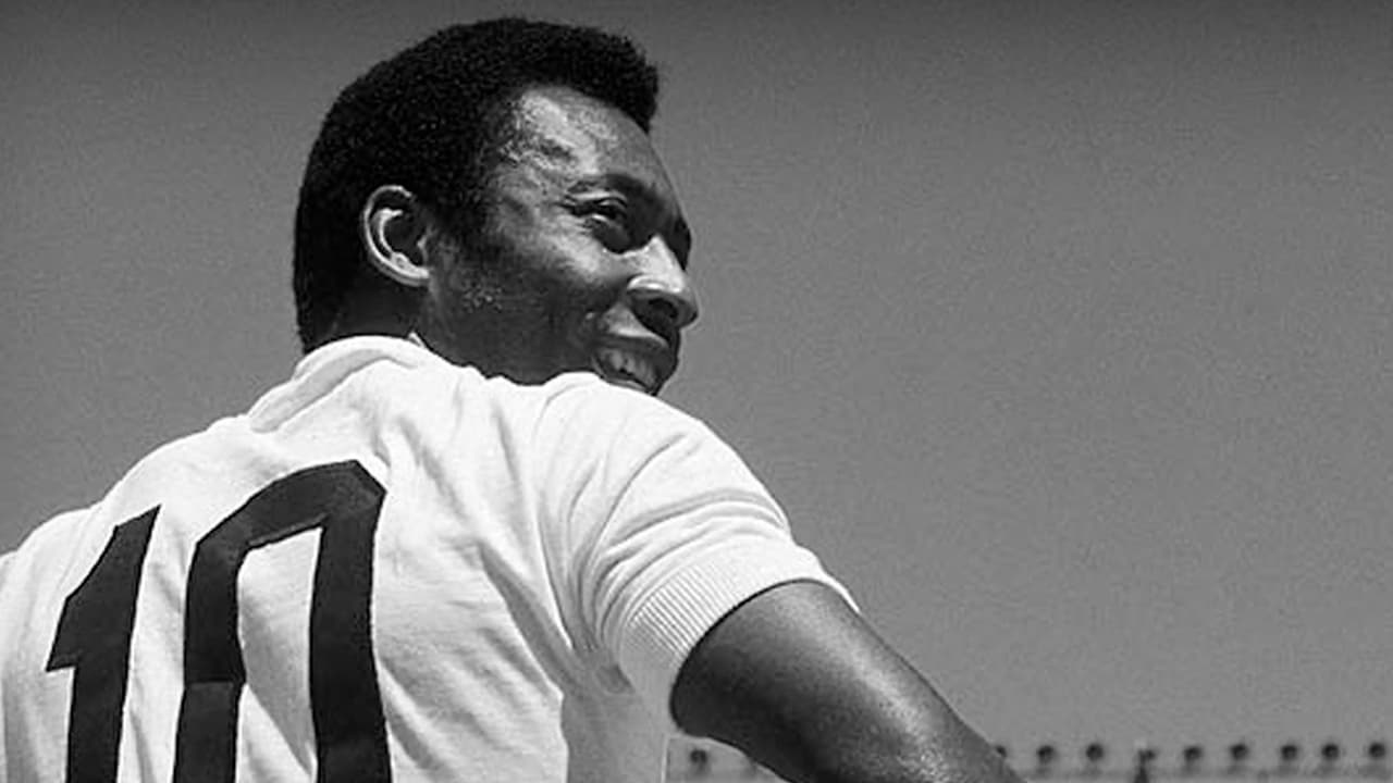 Camiseta de Pelé es subastada por 4,9 millones de dólares