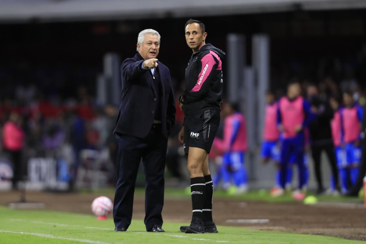 Cruz Azul y Rayados empataron 0-0 y dejaron todo para la vuelta en Cuartos de Final.