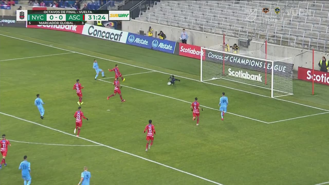 ¡Tapadota! Patrick Pemberton sostiene el empate del AD San Carlos