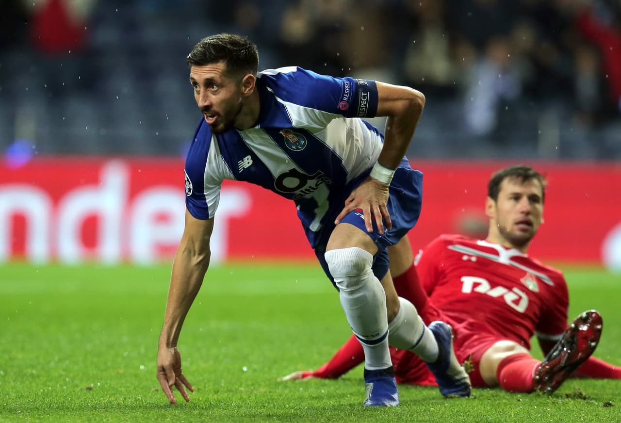 El capitán, el mediocampista mexicano Héctor Herrera, a los 2 minutos de partido, puso por delante al Porto en lo que llaman gol de vestidor.