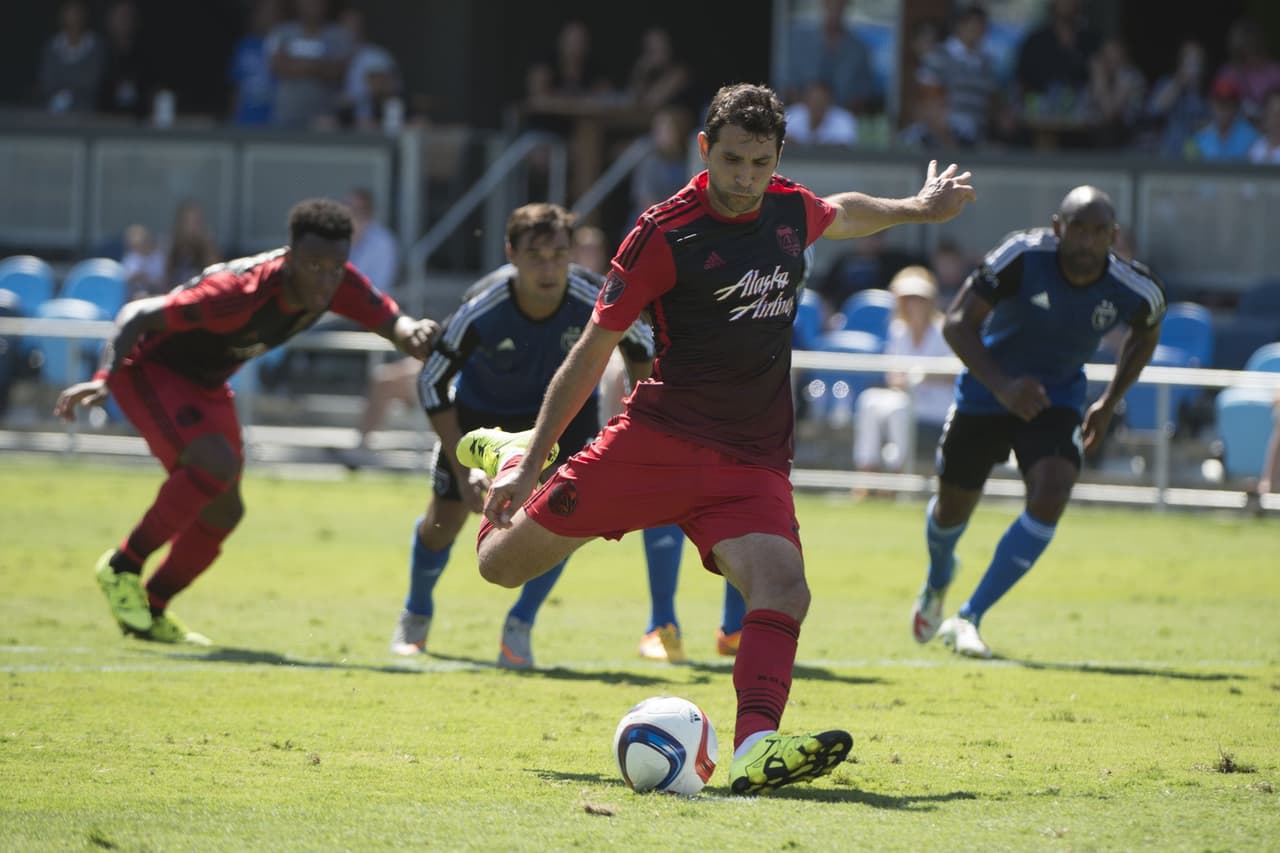 Valeri estrelló su penal en el travesaño y Portland no pasó del empate.