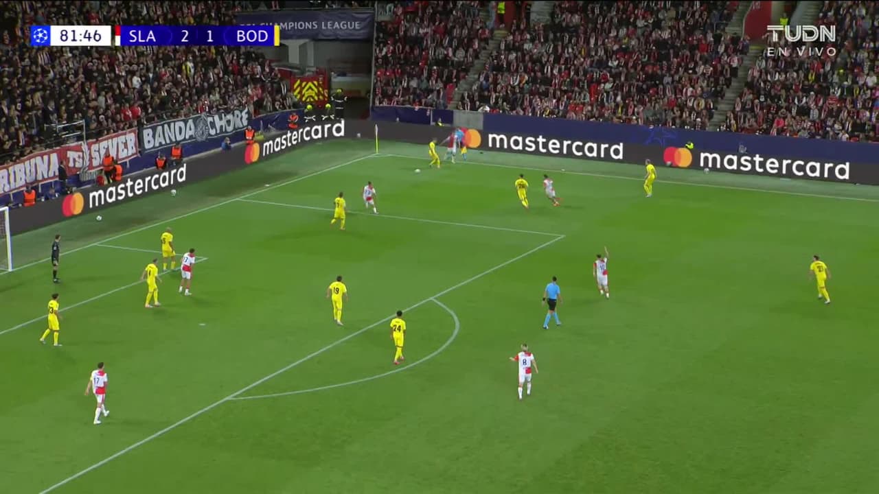 ¡TIRO ATAJADO! disparo por Mojmír Chytil.