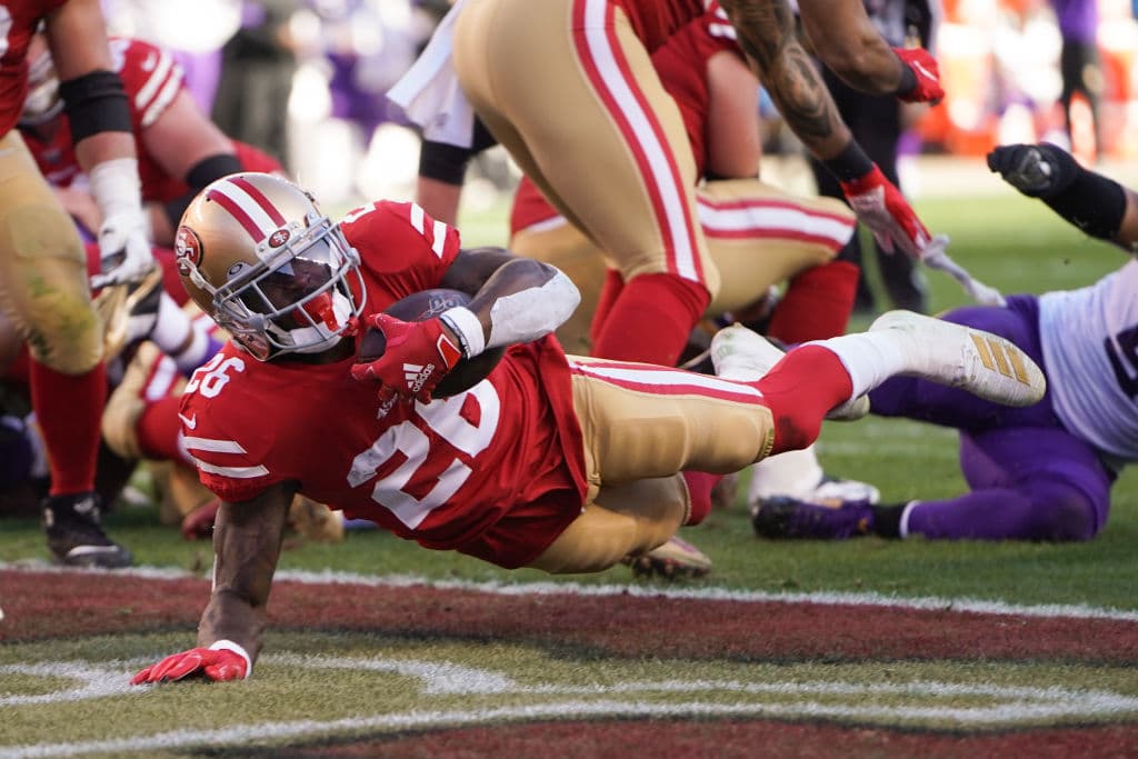 San Francisco se impone 27-10 a los Minnesota Vikings en el Levi's Stadium.