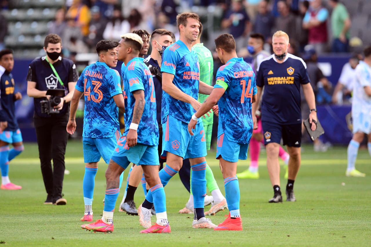 Pero el triunfo sirvió para que LA Galaxy sumara una buena victoria y se trepara a las primeras posiciones de la Conferencia Oeste.