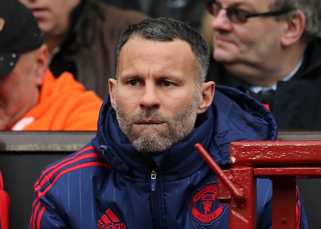 Ryan Giggs no solo le fue infiel a su esposa sino que lo hizo con la pareja de su hermano, tema que retumbó con fuerza en su país.