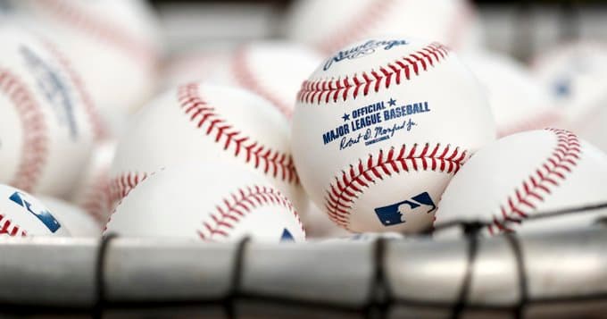 El hombre que vendió una bola de beisbol por 3 millones