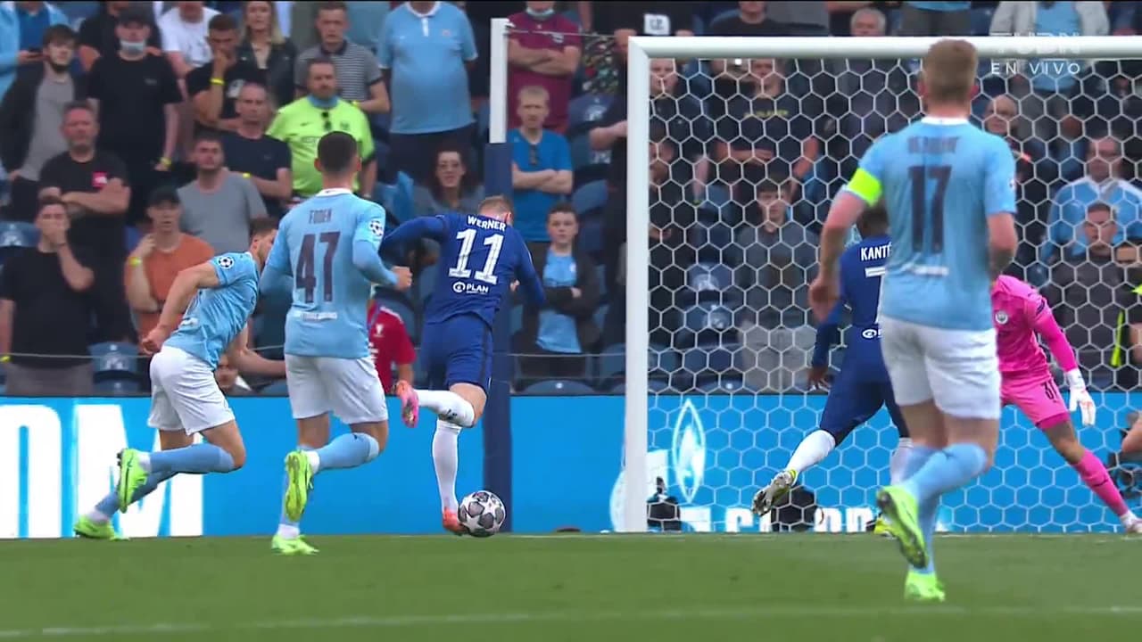 ¡TIRO ATAJADO! disparo por Timo Werner.