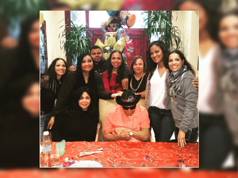 Fue padre de siete mujeres y dos hombres. Se dice que tuvo una hija, producto de un amorío relámpago, pero nunca fue reconocida.