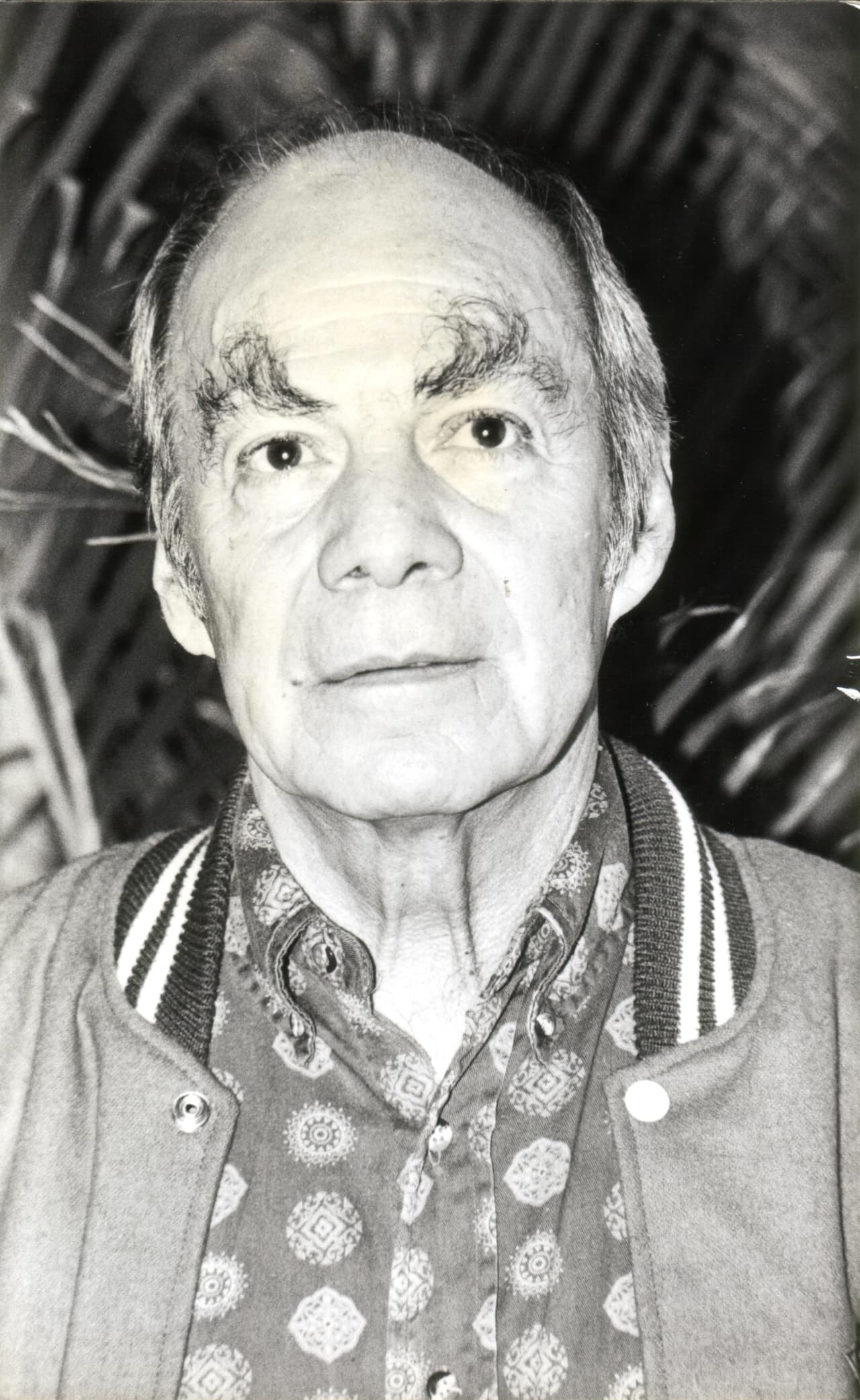 Su apodo fue producto de una discusión entre el productor Luis de Llano Palmer (padre de Julissa y Luis de Llano Macedo) y el actor. Cuando Manuel Valdés le pidió un aumento de sueldo, el productor le dijo: "Está loco, Valdés”, a lo que el comediante respondió: "Sí, soy 'El Loco' Valdés", según publicó la revista Quién.