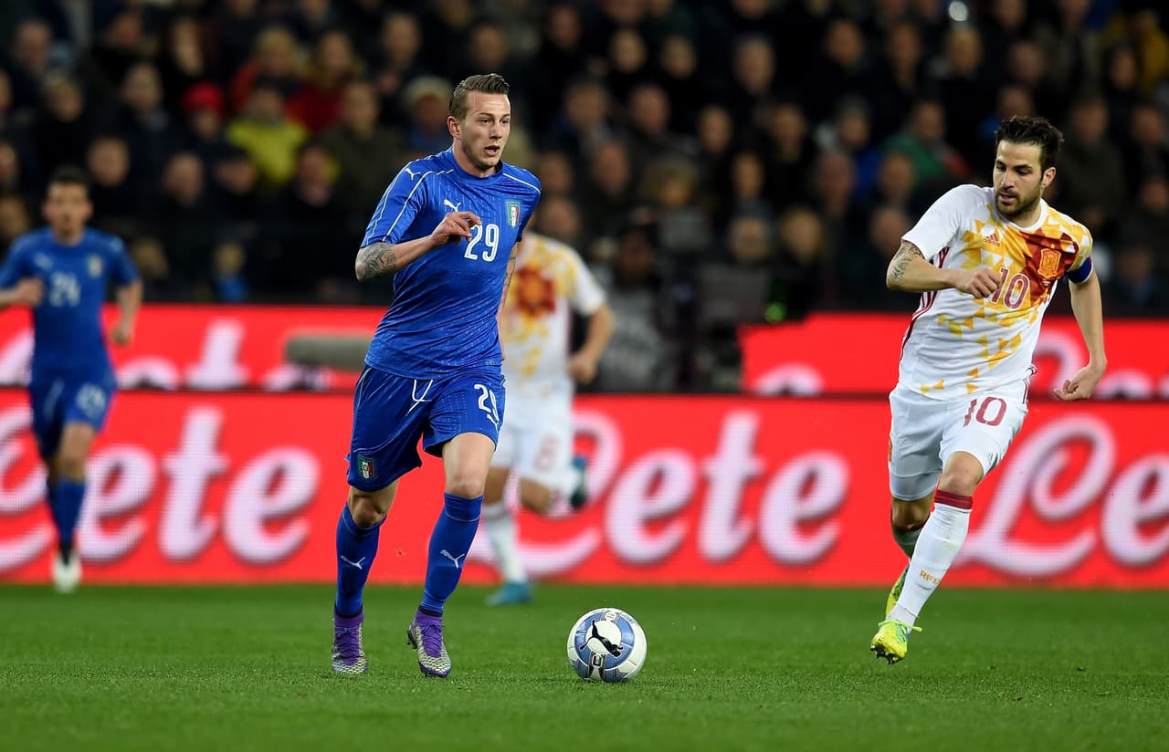 Tras la igualdad conseguida por la visita, el combinado azul buscó ir al frente por el gol de la victoria pero el tiempo no le alcanzó para conseguir recuperar la ventaja.