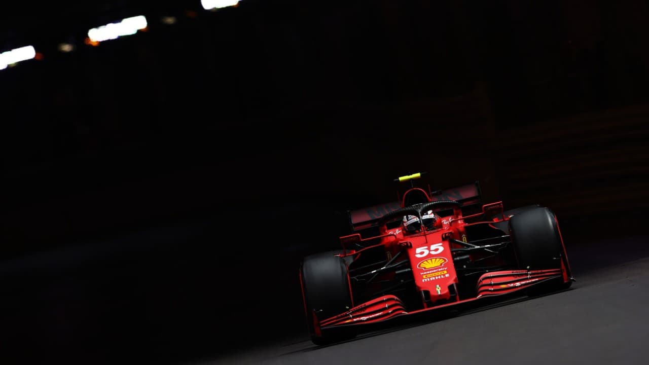 Sorpresiva calificación en el circuito callejero del Principado de Mónaco, Ferrari regresa a una Pole position de la mano de Charles Leclerc, el piloto que corre en casa.