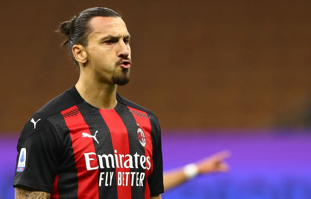 El primer gol de Zlatan (13’, 16’) fue cobrando un penal que atajaba Handanovic, pero el sueco la metió en un segundo toque; el segundo fue de una espectacular volea. Lukaku (29’) descontó por el Inter. Milan se medirá al Celtic en la Europa League y el Inter enfrentará al Mönchengladbach en la Champions.