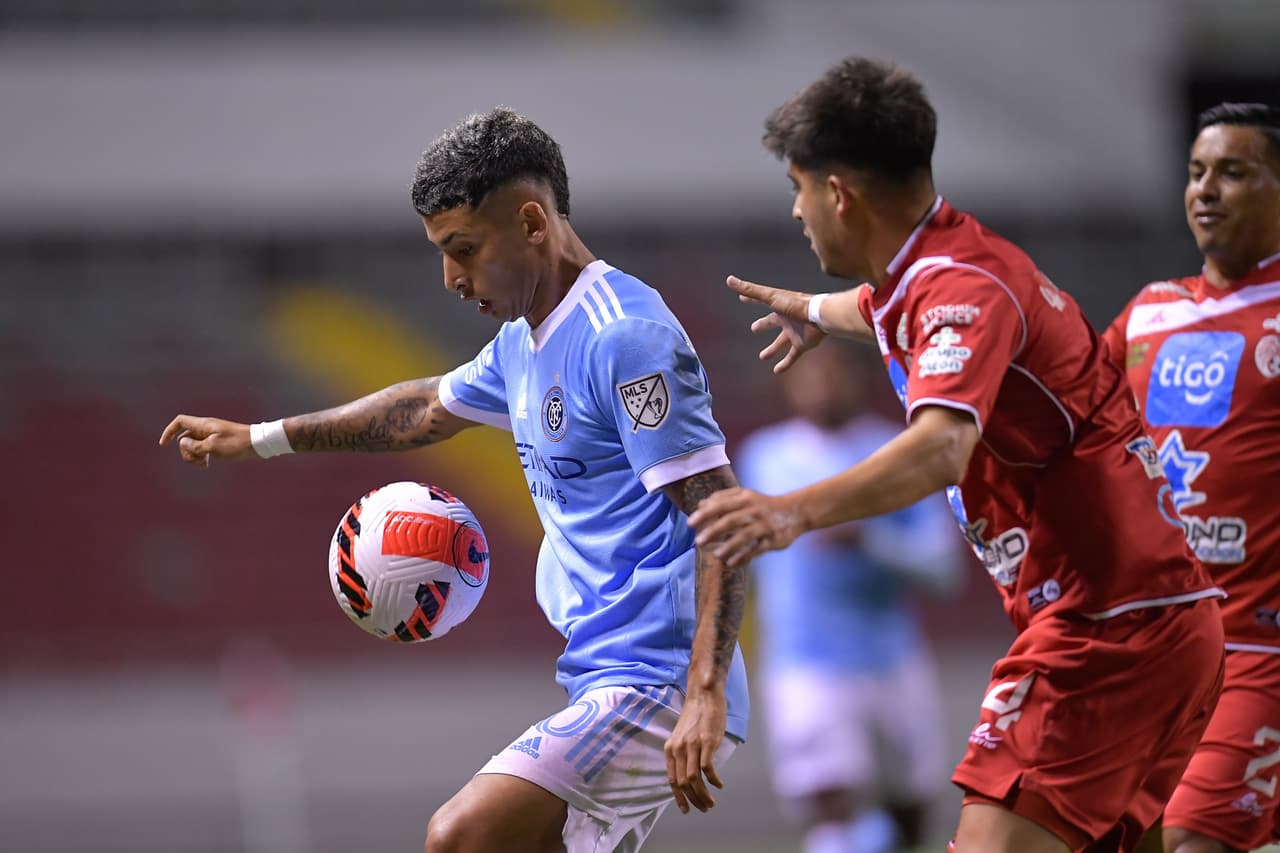 El héroe de la noche se llama Valentin Castellanos ya que con su asombroso doblete el New York FC logró vencer 0-2 a los Santos Guapiles en Costa Rica.
