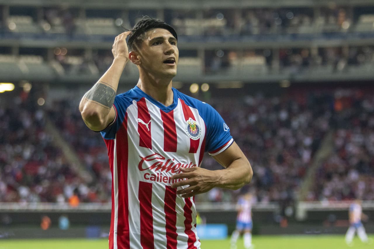 Alan Pulido secunda que “algo se rompió hace tiempo en Chivas”