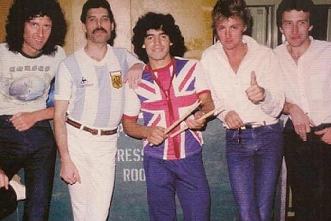 Diego Armando Maradona también tenía buen gusto para la música y así lo demostró con Queen.