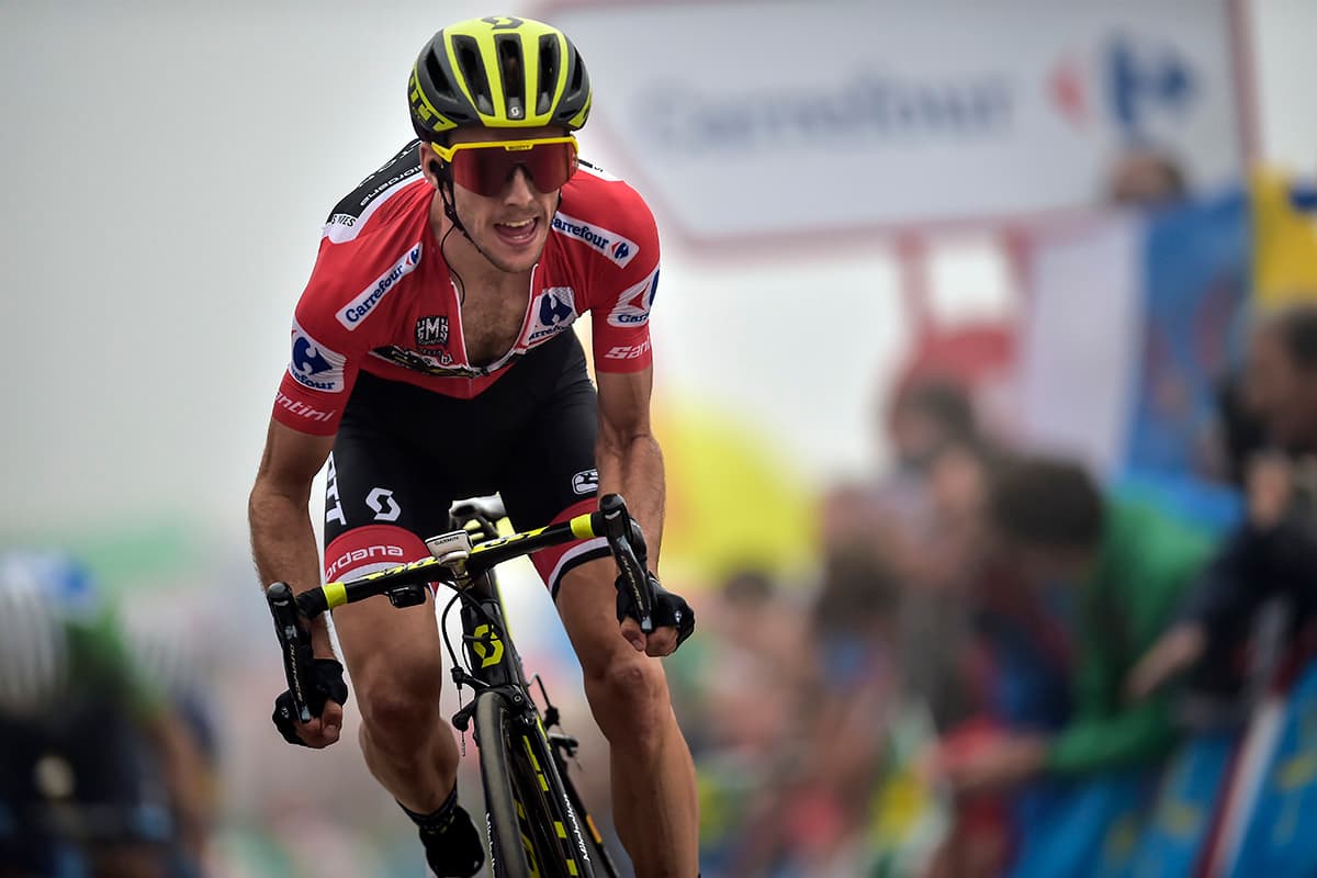 El británico Simon Yates, del equipo Mitchelton-Scott, sigue líder con tiempo de 64 horas 13 minutos y 33 segundos.