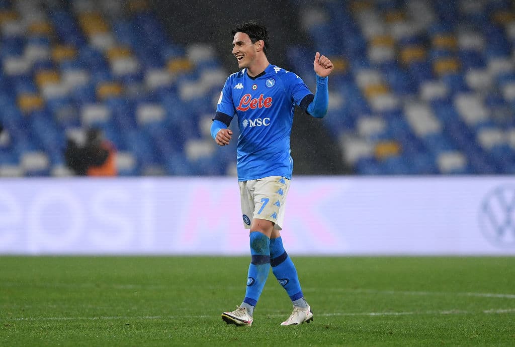 Koulibaly (5’), Lozano (20’), Politano (30’) y Elmas (40’) hicieron los goles para el cuadro de Gattuso. Por los visitantes descontaron Gyasi (71’) y Acampora (73’). Para acceder a la Final de la justa deberán pasar sobre el Atalanta.