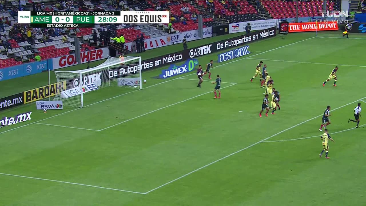 ¡TIRO ATAJADO! disparo por Richard Sánchez.