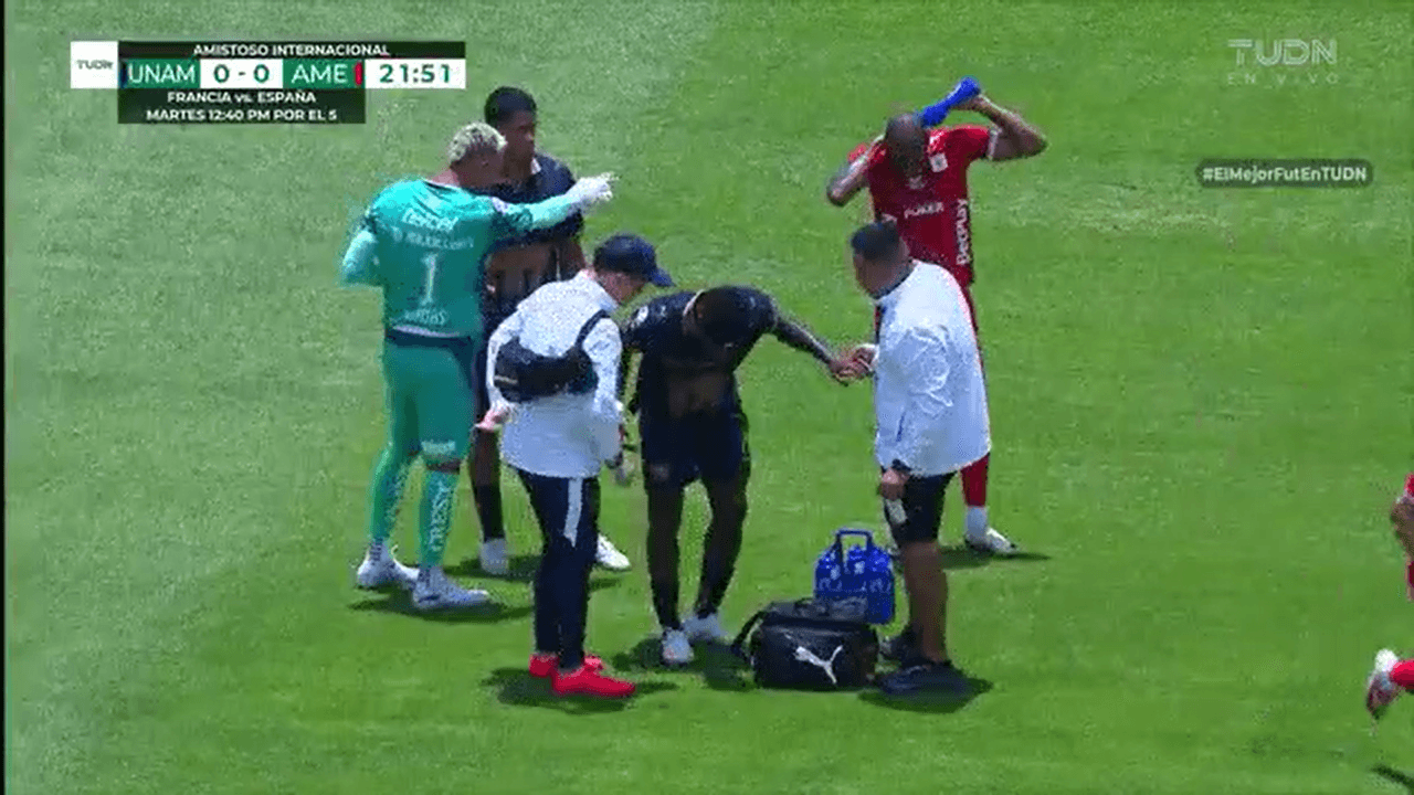 ¡Se encienden las alarmas en Pumas! Angulo se queja sobre el terreno de juego.