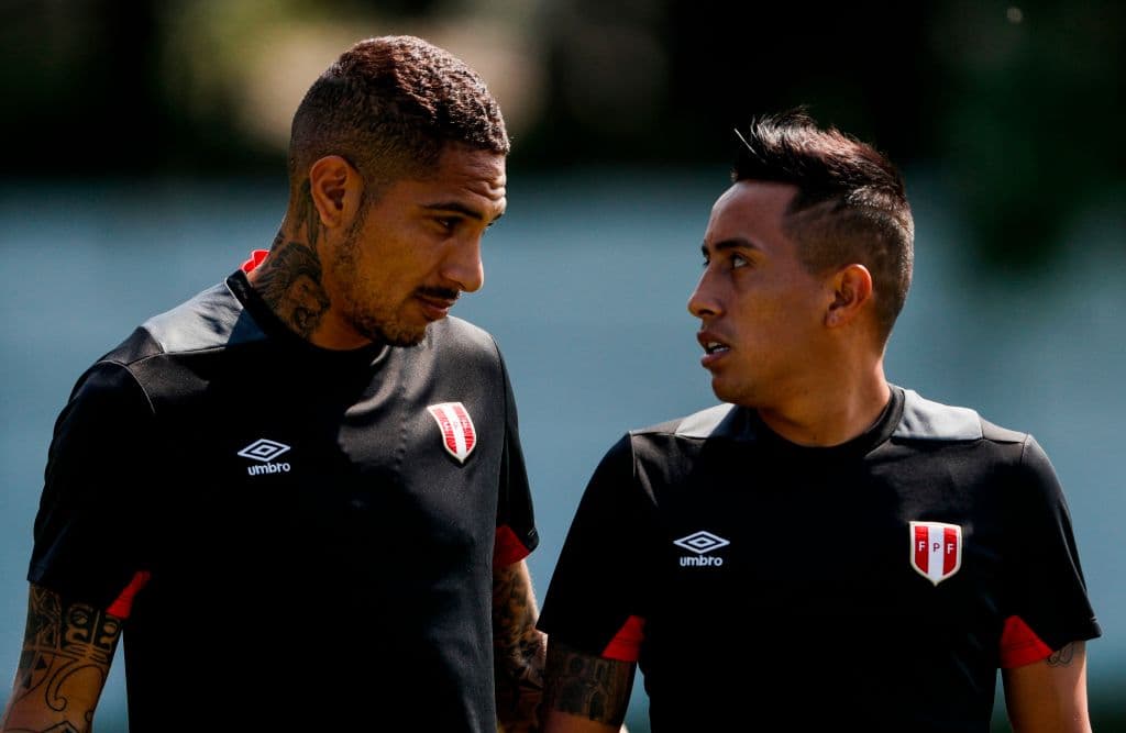 En la gráfica, los dos jugadores que pudieron cambiar el destino de Perú, Paolo Guerrero (izq) y Cristian Cueva. Pero no pudo ser. Generaron ocasiones ante Francia y Dinamarca pero faltó contundencia.