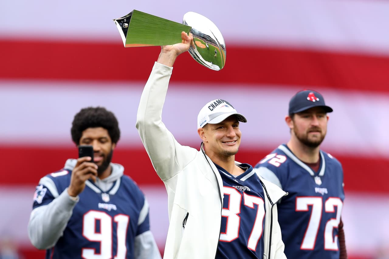 Rob Gronkowski podría llegar a la WWE