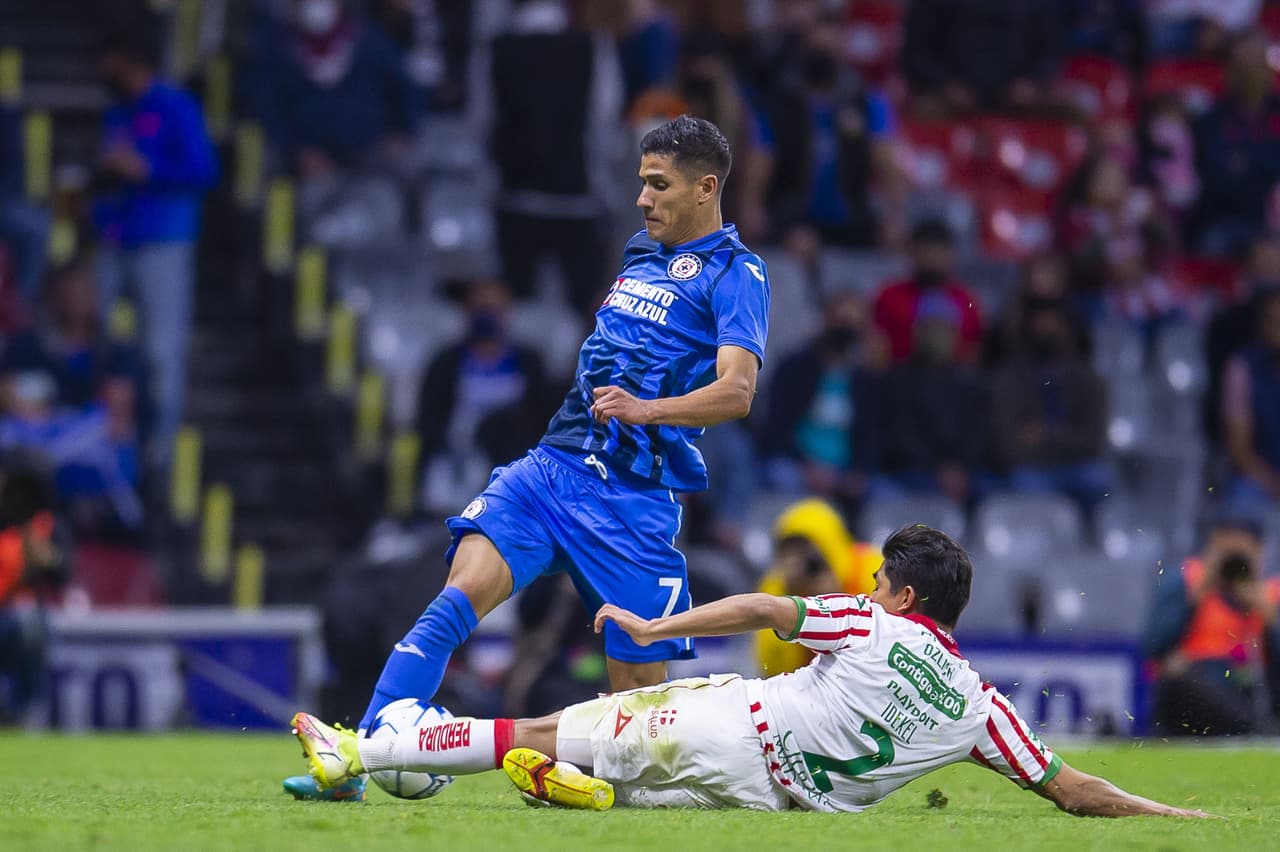 Cruz Azul y Necaxa protagonizaron un partido que tuvo un final cardiaco.