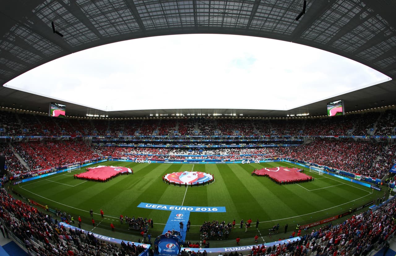 El estadio en Bordeaux en su máxima capacidad.