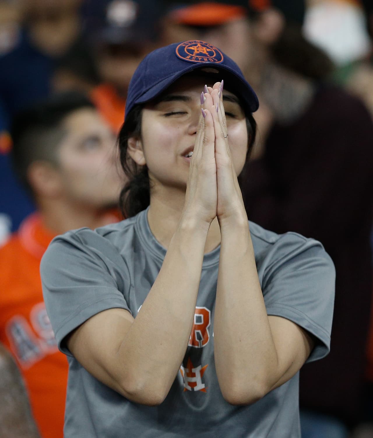 La alegría y emoción se tomó a los todos los hinchas de Houston Astros campeón de la Serie Mundial, entre los más jóvenes y algunas bellas mujeres, en una celebración gigante.