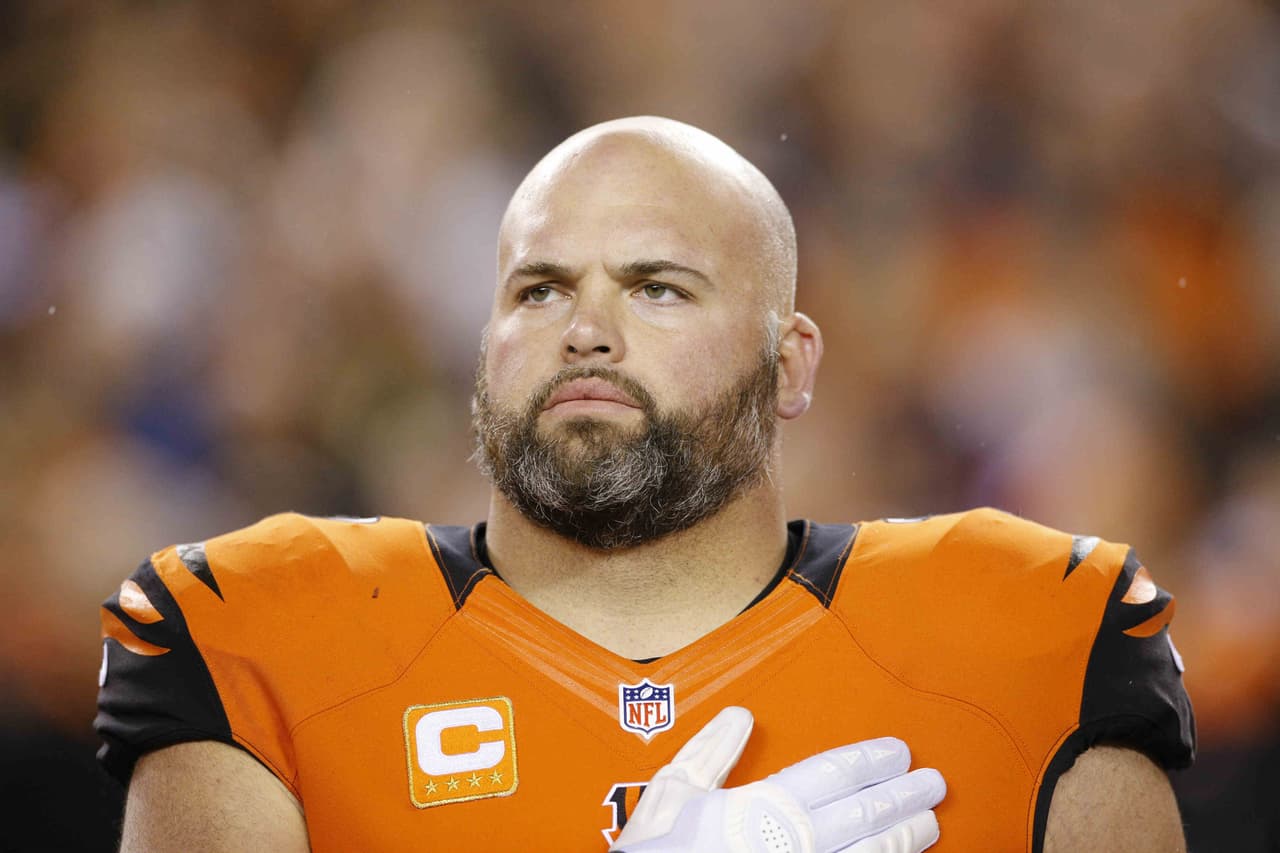 Andrew Whitworth siente respeto por los Steelers pero no por el asistente Joey Porter