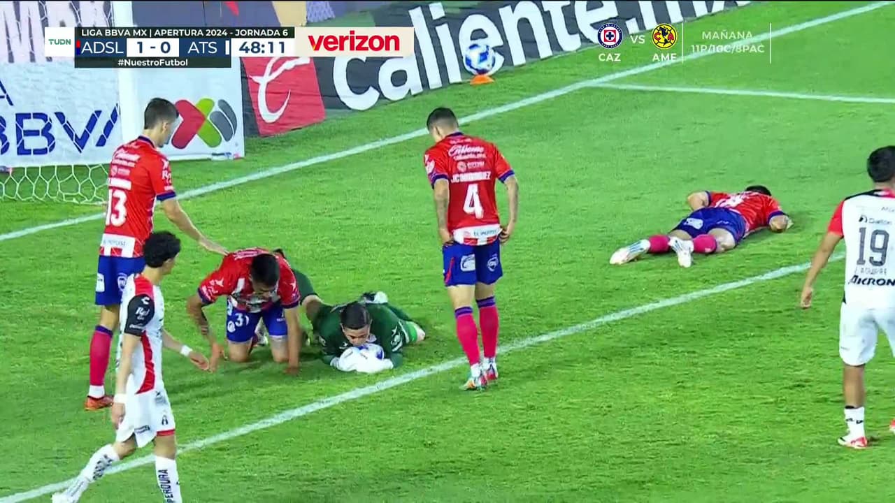 ¡TIRO ATAJADO! disparo por Gaddi Aguirre.